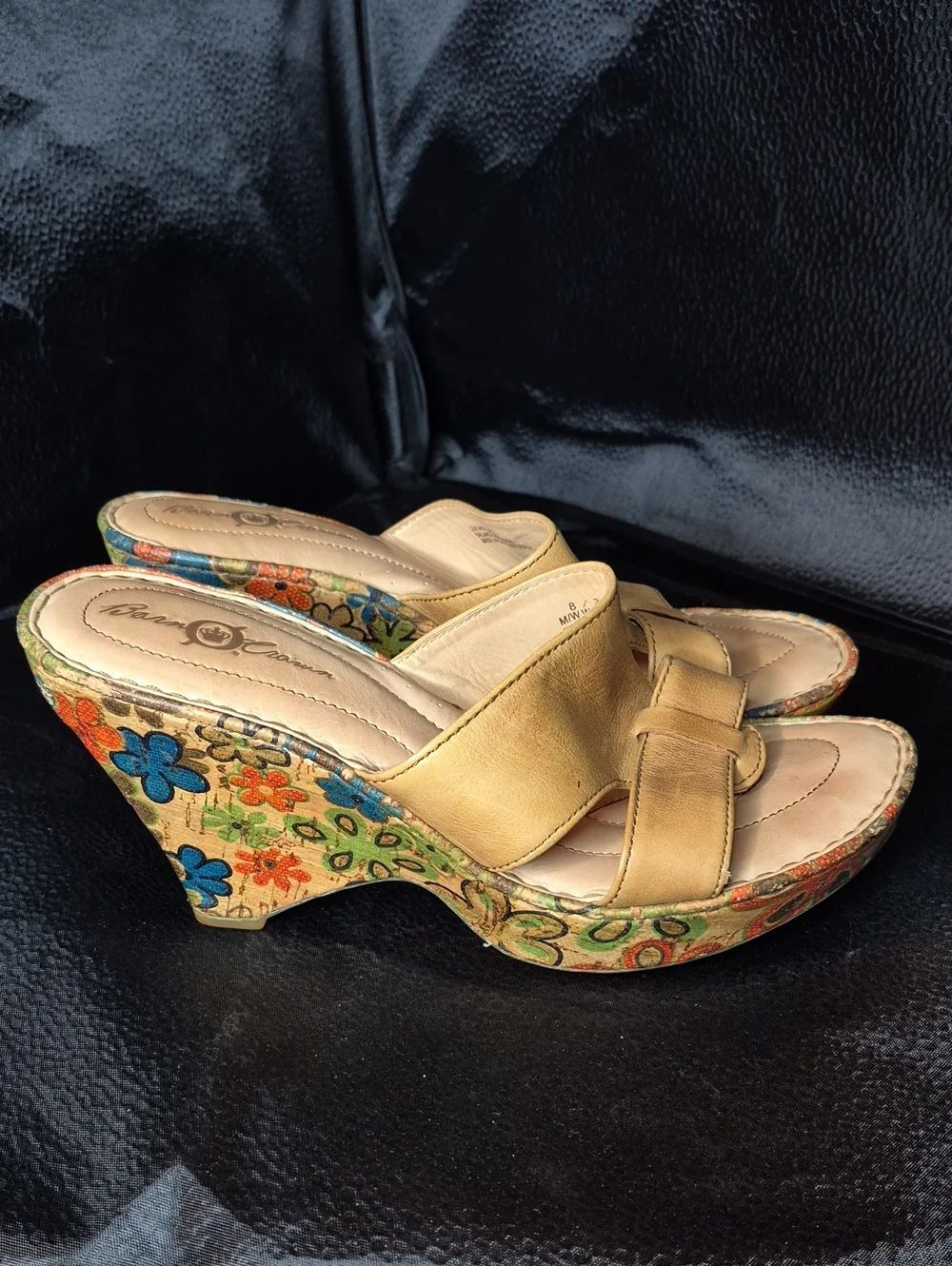 Born Crown Women's 8 Leather Floral Wedge Sandal - Picture 3 of 8